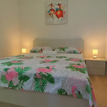 Apartment Galija 1 *