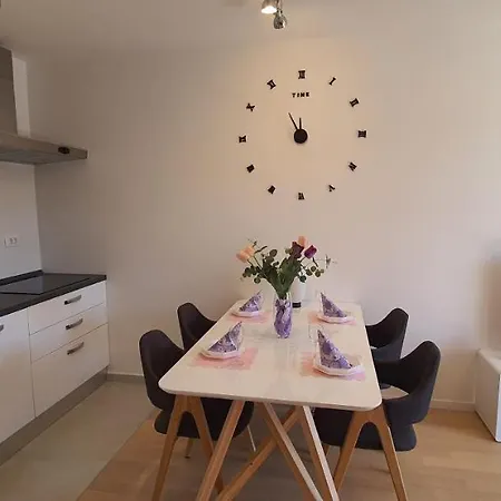 Appartement Galija 1 *